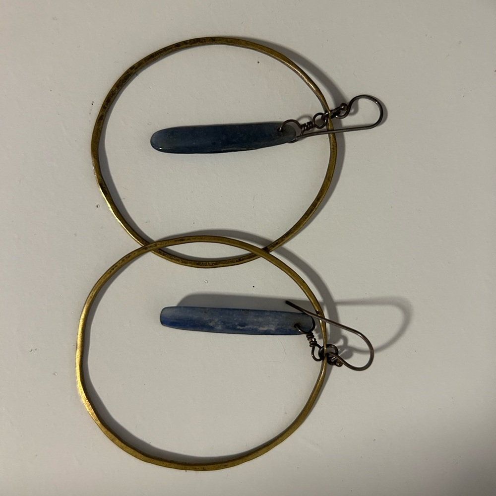 Jen Kahn Kyanite Brass Hoops
Handmade in Vermont